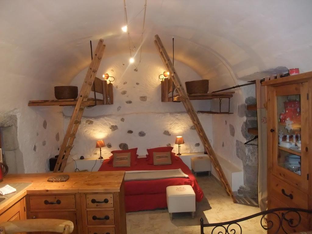 Le Domaine Du Grand Cellier Chambres D'Hotes En Savoie Турнон Номер фото